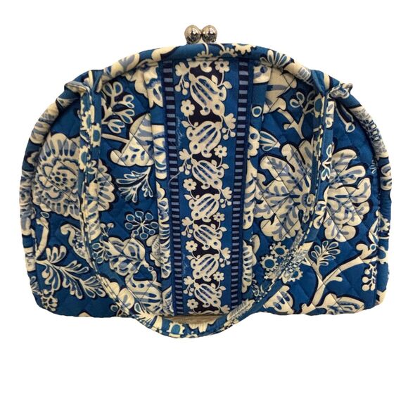 Vera Bradley Handbags - Vera Bradley Eloise Kiss Lock Purse Blue Lagoon Retired Quilted Bag 2011